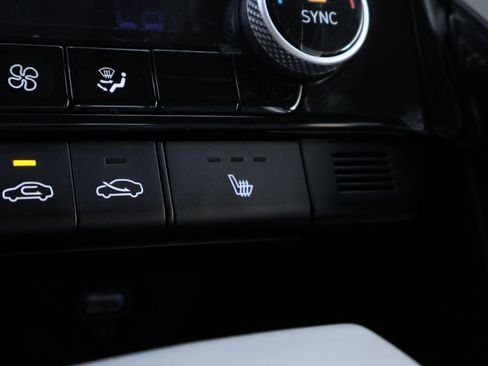 Certified 2022 Hyundai Elantra Limited image 38