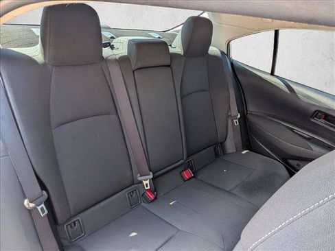 Used 2022 Toyota Corolla LE FWD image 17