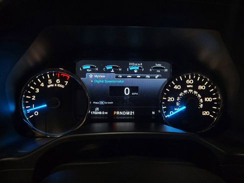 Used 2015 Ford F150 Lariat w/ Equipment Group 501A Mid AWD/4WD image 23