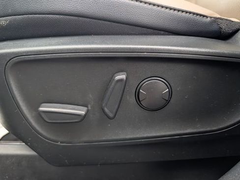 Used 2022 Ford Escape Titanium AWD/4WD image 15