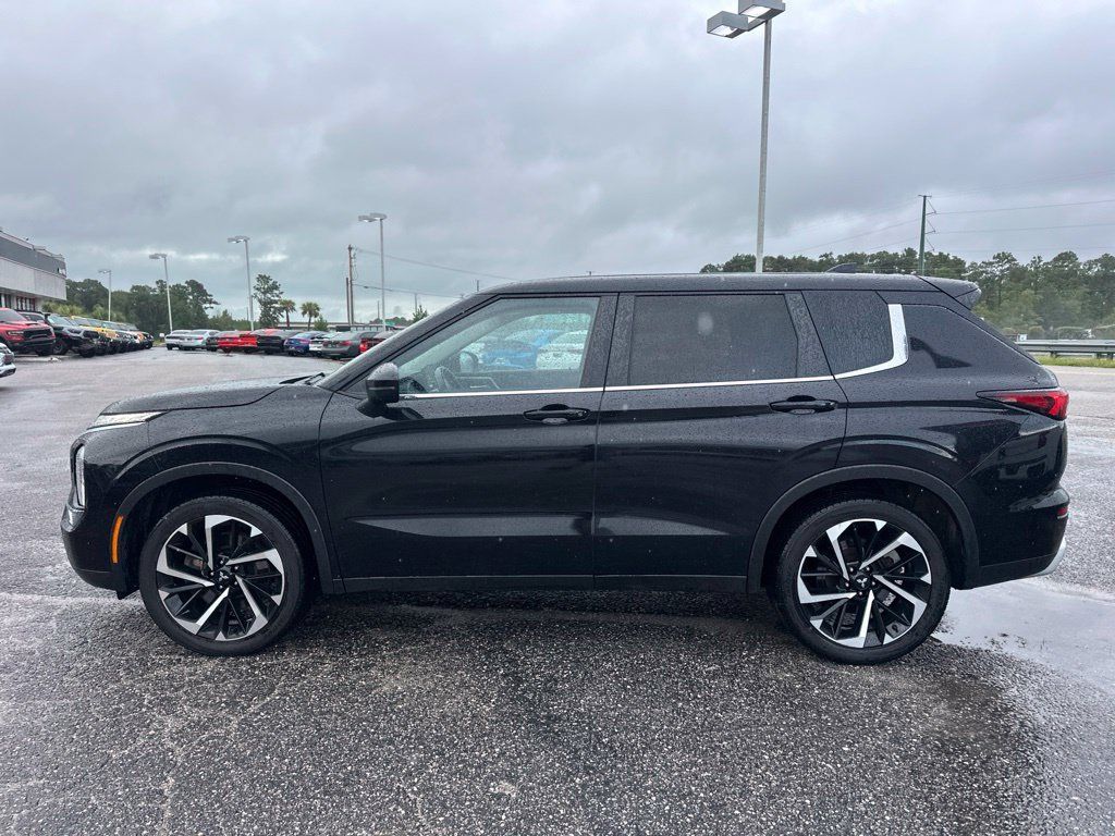 Used 2024 Mitsubishi Outlander SE AWD/4WD image 6