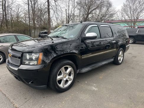 Used 2014 Chevrolet Suburban LTZ image 3