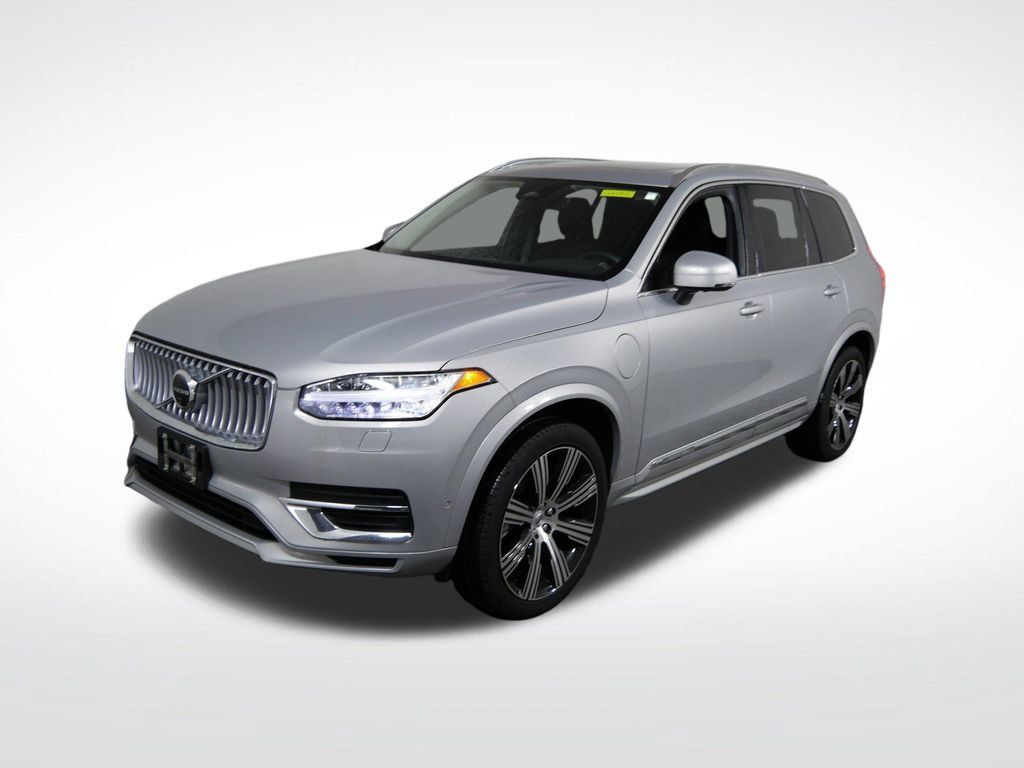 Used 2024 Volvo XC90 T8 Plus w/ Protection Package Premier AWD/4WD image 9