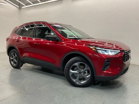 Used 2025 Ford Escape ST-Line AWD/4WD image 2