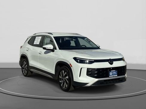 Certified 2025 Volkswagen Tiguan S FWD image 1