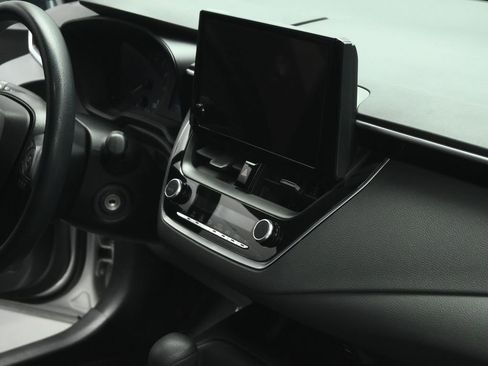 Used 2024 Toyota Corolla LE image 60