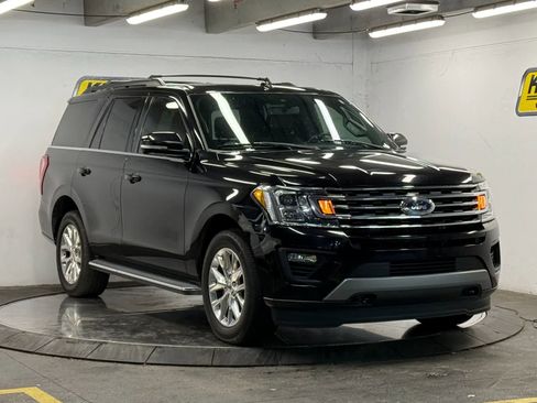 Used 2021 Ford Expedition XLT AWD/4WD image 2