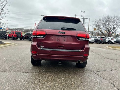 Certified 2021 Jeep Grand Cherokee Laredo X image 19