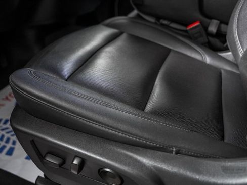 Used 2025 GMC Sierra 1500 SLT image 33