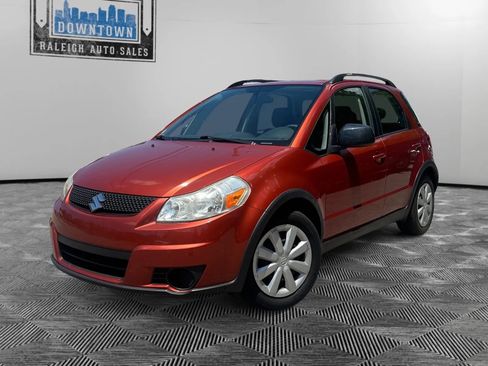 Used 2011 Suzuki SX4 AWD Hatchback image 2