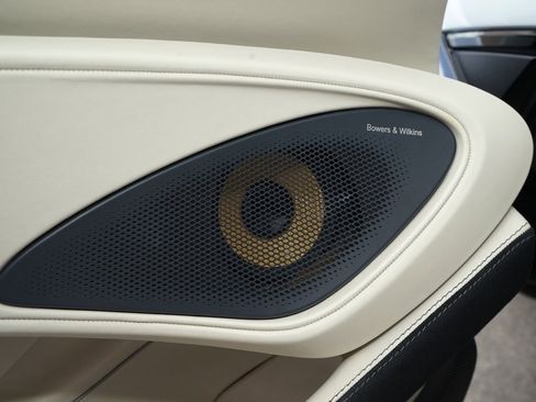 Used 2019 McLaren 570S Spider image 22