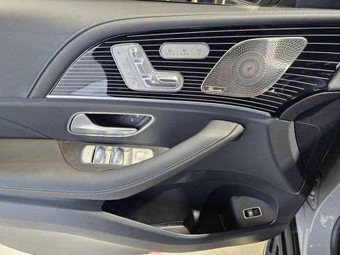 Used 2025 Mercedes-Benz GLS 63 AMG 4MATIC image 17