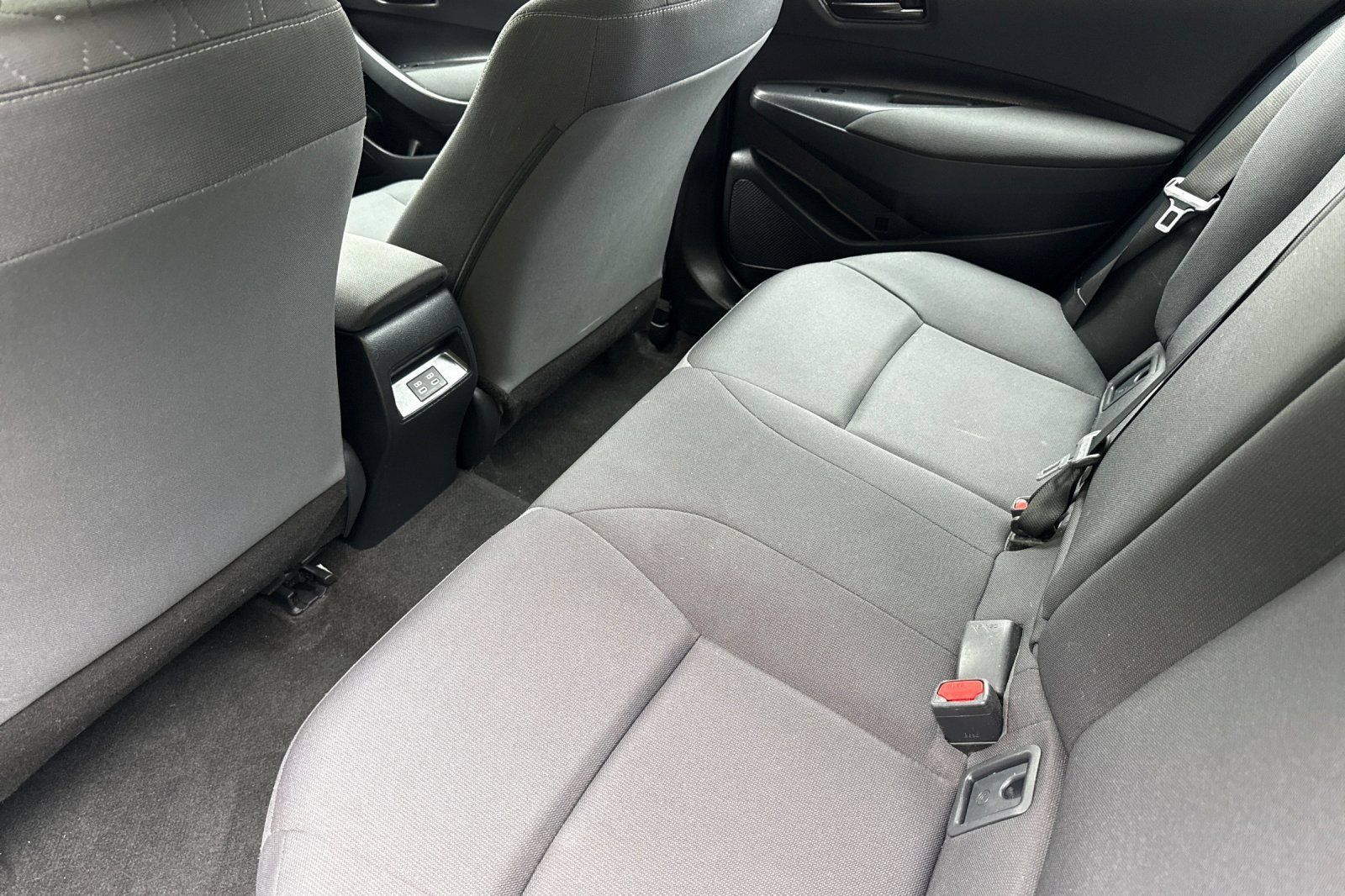 Used 2023 Toyota Corolla LE FWD image 12