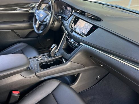 Used 2021 Cadillac XT5 Premium Luxury FWD image 25