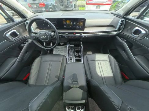 Used 2025 Kia Sorento SX FWD image 27