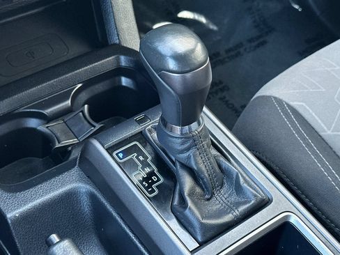 Used 2020 Toyota Tacoma TRD Off-Road w/ Technology Package AWD/4WD image 28