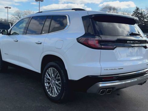 Used 2024 GMC Acadia Denali image 4