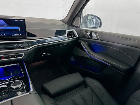 Used 2024 BMW X7 xDrive40i w/ Premium Package image 30