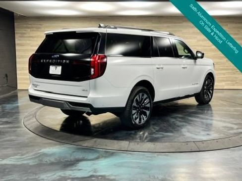 Used 2025 Ford Expedition Max Platinum w/ Platinum Ultimate Package AWD/4WD image 16