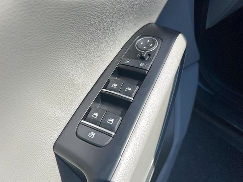Used 2024 Kia Soul LX FWD image 25