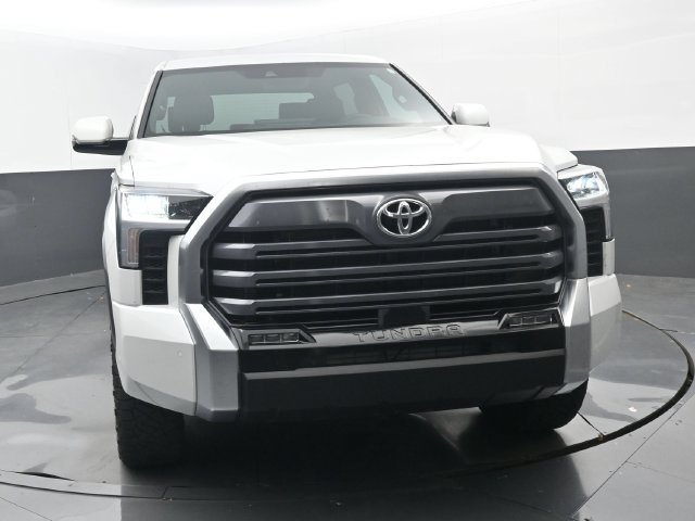 Used 2025 Toyota Tundra Limited AWD/4WD image 19