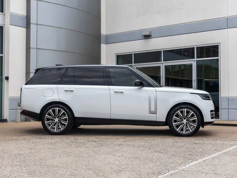 Used 2025 Land Rover Range Rover Long Wheelbase Autobiography AWD/4WD image 5