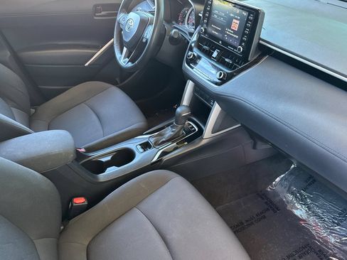 Certified 2022 Toyota Corolla Cross LE w/ Moonroof Package AWD/4WD image 19