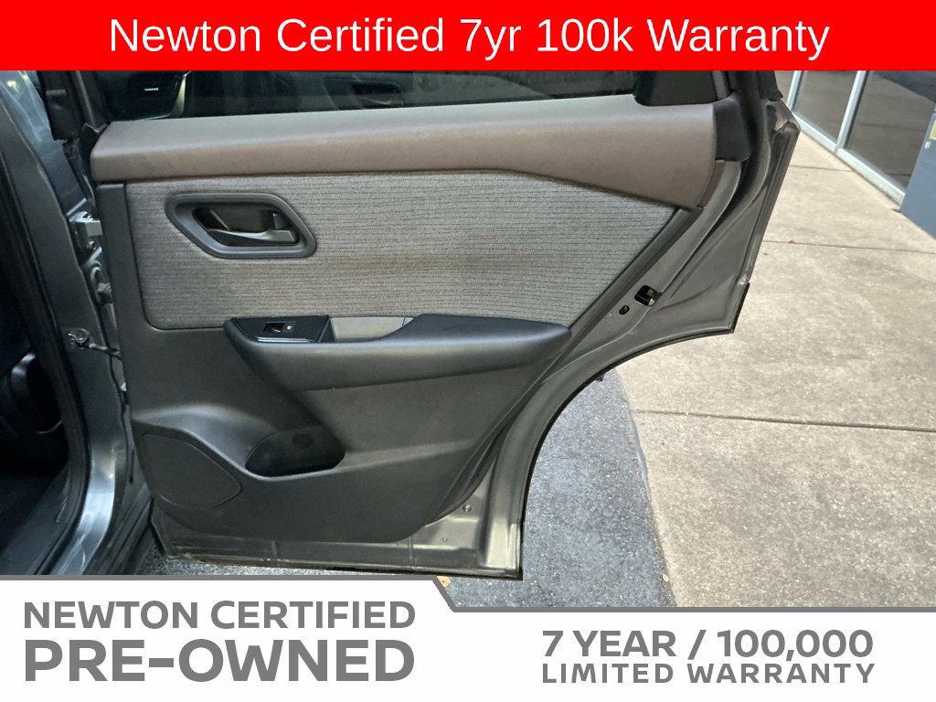 Used 2023 Nissan Rogue S FWD image 32