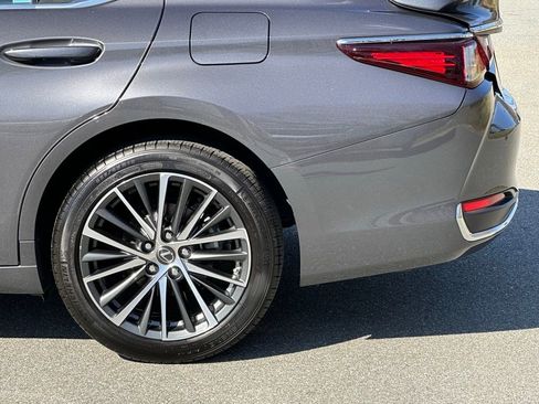 Used 2023 Lexus ES 250 w/ Premium Package image 41