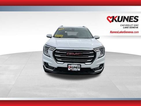 Used 2024 GMC Terrain SLT AWD/4WD image 9