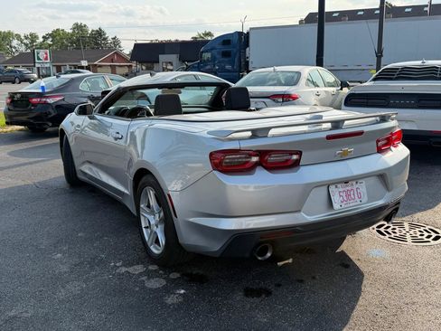 Used 2019 Chevrolet Camaro LT RWD image 6