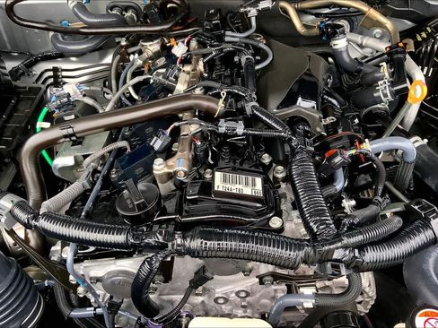 Certified 2025 Toyota Tacoma SR5 AWD/4WD image 32