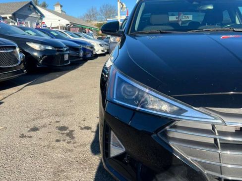 Used 2019 Hyundai Elantra Value Edition w/ Cargo Package image 2