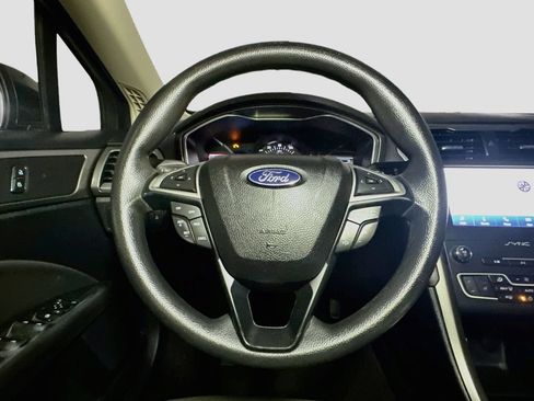 Used 2020 Ford Fusion SE AWD/4WD image 10