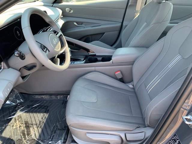 Used 2024 Hyundai Elantra SEL w/ Convenience Package FWD image 11