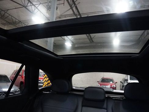 Used 2024 Mercedes-Benz GLC 300 4MATIC image 22