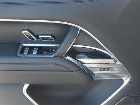 Used 2023 Land Rover Range Rover Autobiography image 54