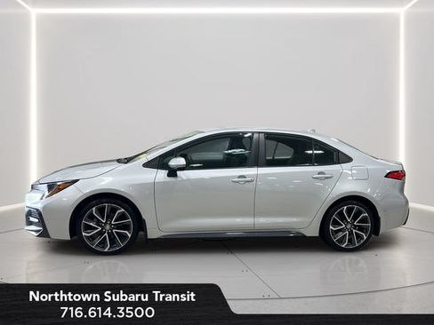 Used 2020 Toyota Corolla SE FWD image 2