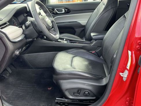 Used 2023 Jeep Compass Limited image 13