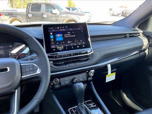 New 2026 Jeep Compass Latitude image 7