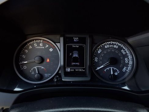 Used 2019 Toyota Tacoma TRD Sport w/ Technology Package AWD/4WD image 12