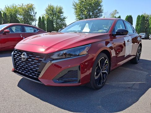 New 2025 Nissan Altima 2.5 SR w/ SR Premium Package image 3