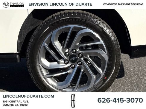 New 2025 Lincoln Navigator L Reserve image 11