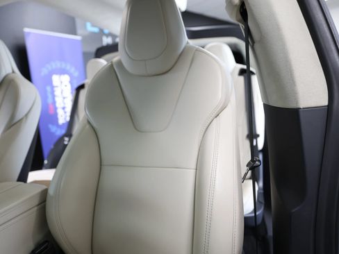 Used 2018 Tesla Model X 75D AWD/4WD image 27