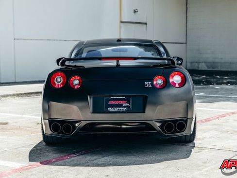 Used 2010 Nissan GT-R Premium AWD/4WD image 17