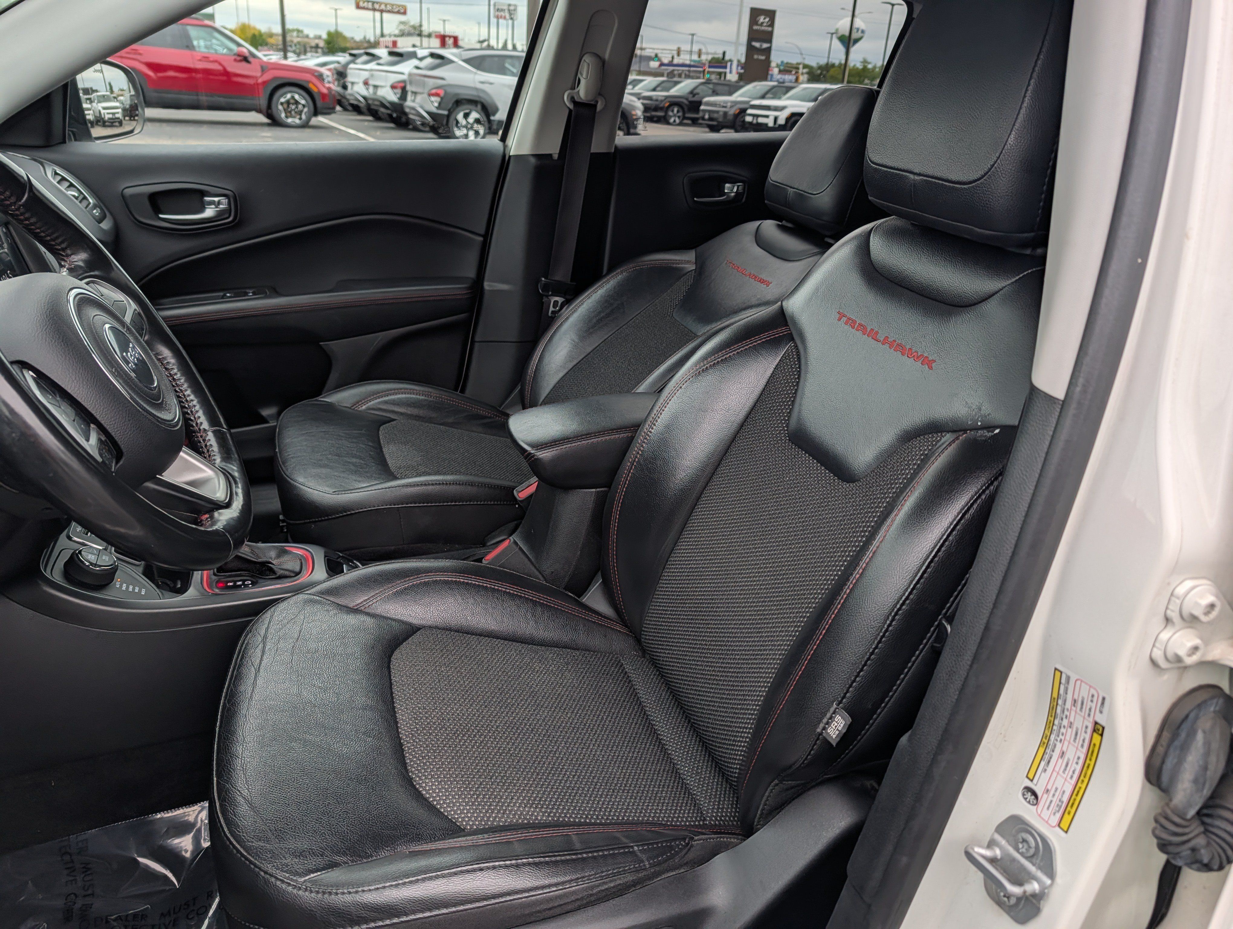 Used 2019 Jeep Compass Trailhawk w/ Cold Weather Group AWD/4WD image 10