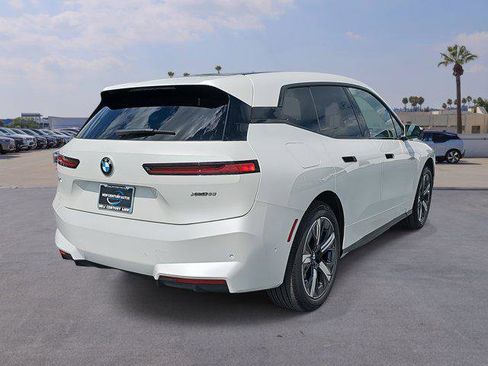 New 2026 BMW iX xDrive60 w/ Premium Package image 5