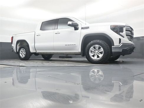 Used 2023 GMC Sierra 1500 SLE image 37