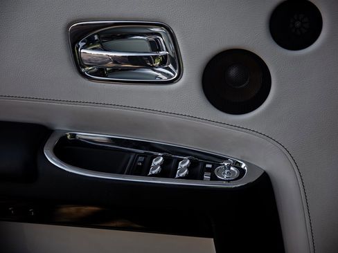 Used 2014 Rolls-Royce Ghost image 31