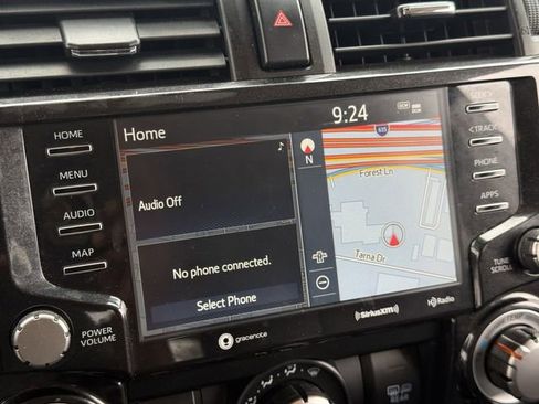 Used 2020 Toyota 4Runner Venture w/ Moonroof Package image 18